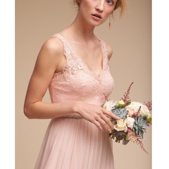 only wore once, no longer needed - Picture 3 of 5